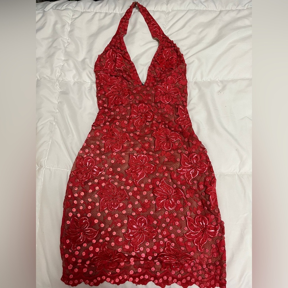 Chic Red Lace Backless Dress